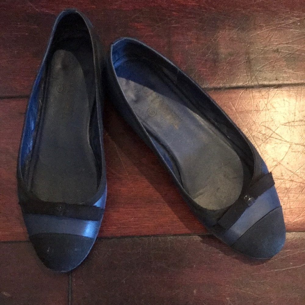 CHANEL Flats